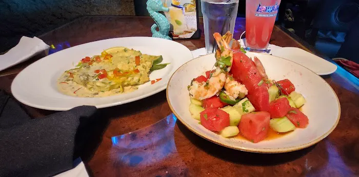 Aquarium Restaurant Picture 2