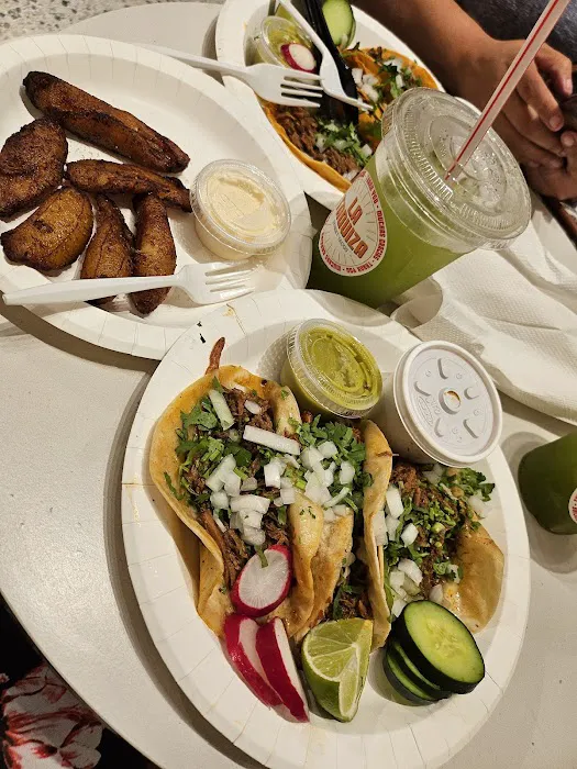La Taquiza Street Tacos Picture 8
