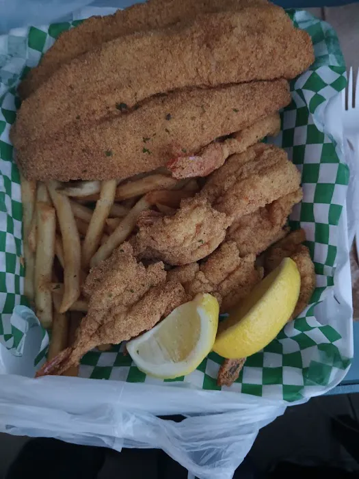 Crazy Cajun Seafood House - POST Market Picture 10