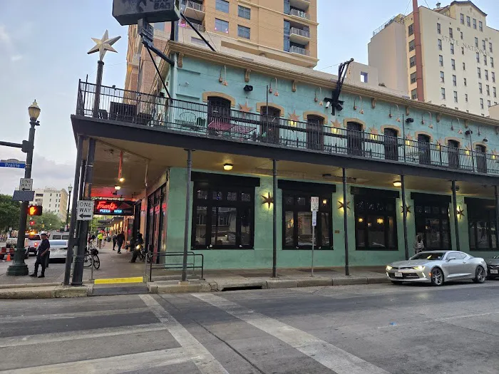 Frank's Pizza Picture 8
