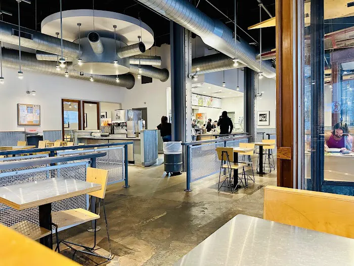 Chipotle Mexican Grill Picture 6