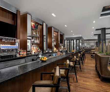 Main Kitchen & 806 Lounge