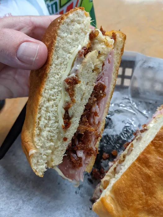 Zero's Sandwich Shop Picture 7