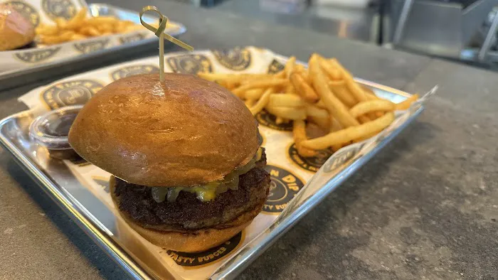 Flip N Dip Burger Picture 7