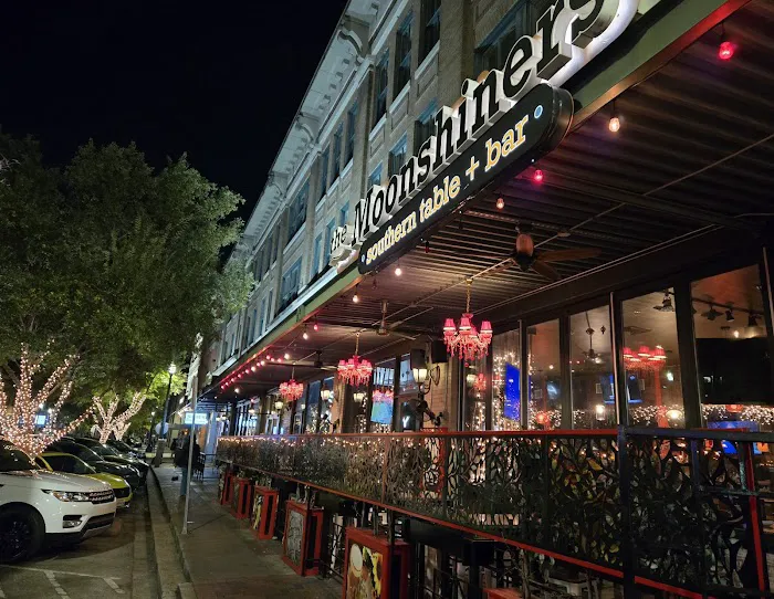 The Moonshiners Southern Table + Bar Picture 10