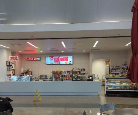 La Dolce Vita Cafe