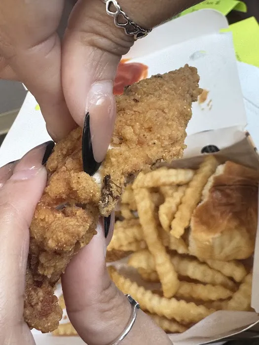 Louisiana Famous Fried Chicken Picture 3