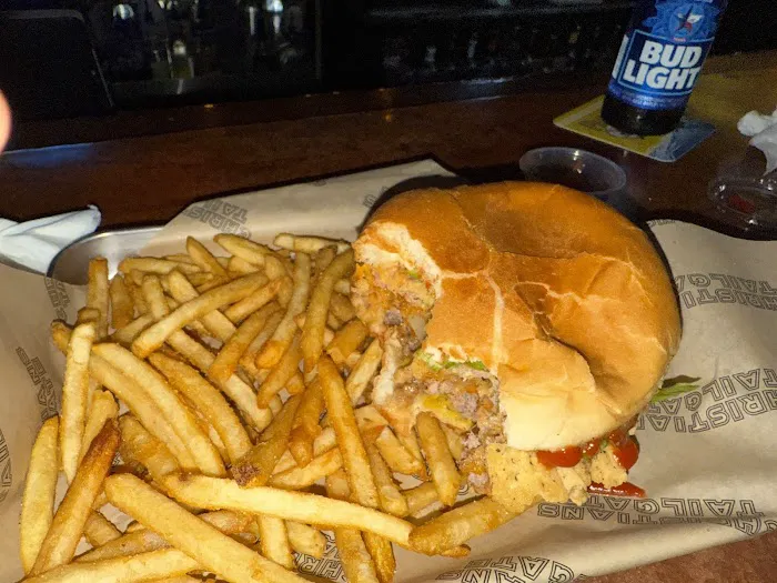 Christian's Tailgate Bar & Grill Picture 5