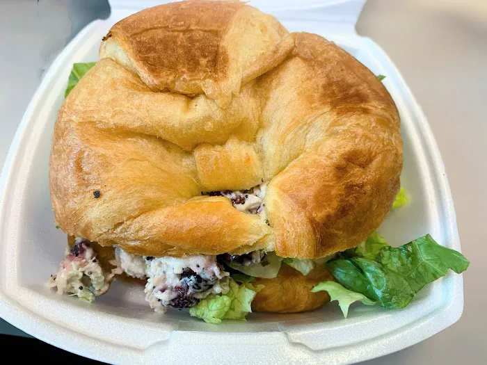 Isabella’s Snack Bar & Deli Picture 5