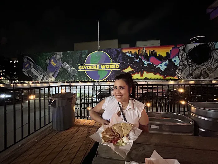 Snack & Glyde (Food Truck) Picture 5