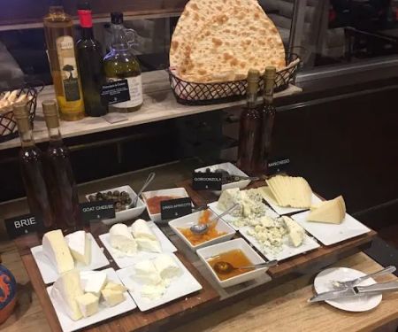 Red & White Wine Bistro