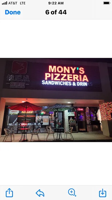 Mony's Pizzeria & Italian Kitchen Picture 4