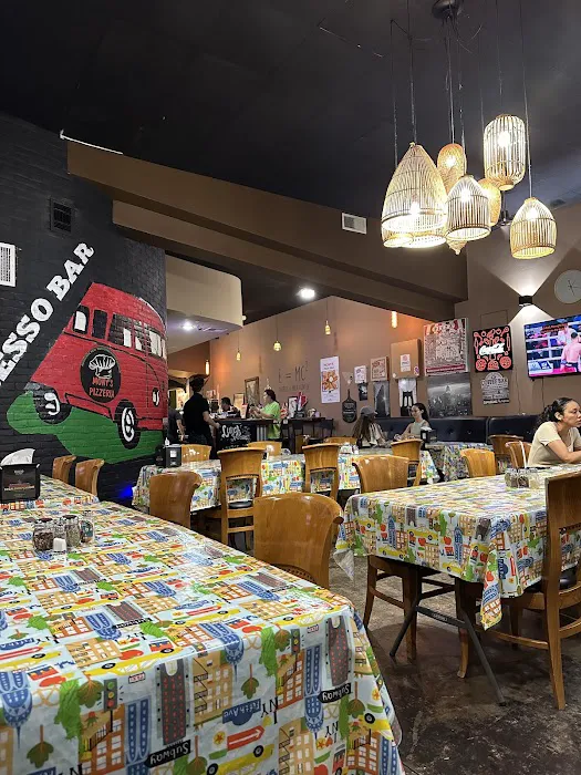 Mony's Pizzeria & Italian Kitchen Picture 5