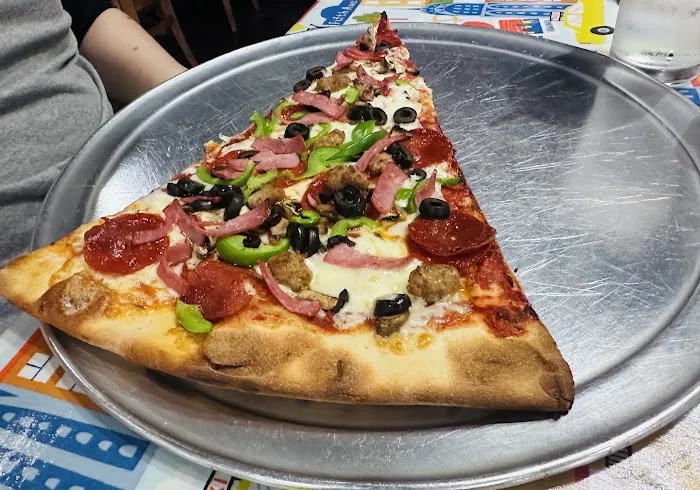 Mony's Pizzeria & Italian Kitchen Picture 6