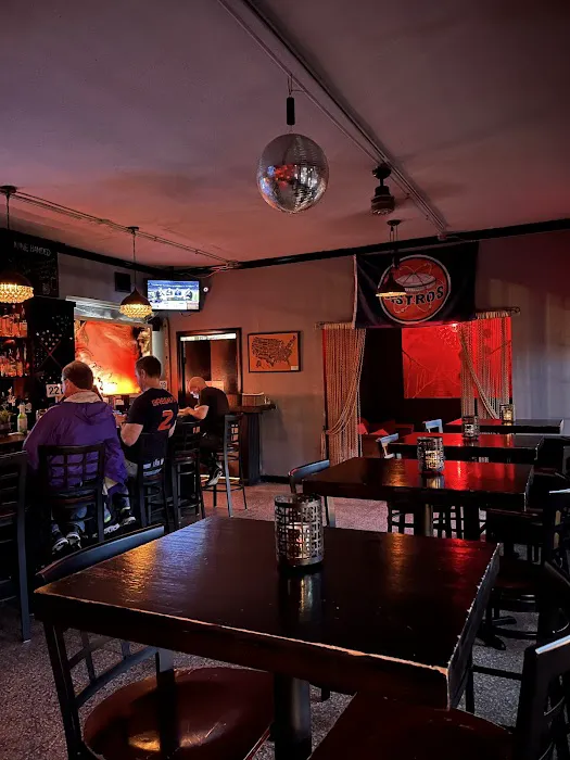 Community Bar & Kitchen Picture 8