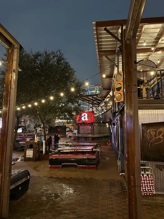 Truck Yard Picture 9