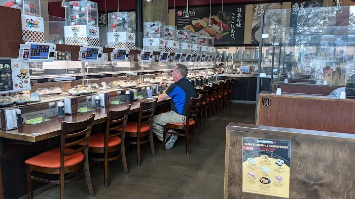 Kura Revolving Sushi Bar Picture 9