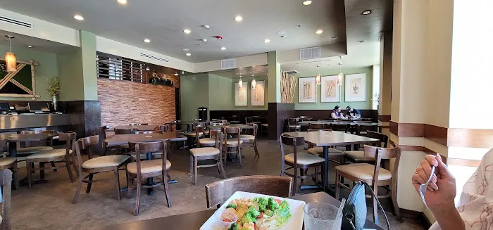 Mai's Restaurant Picture 1