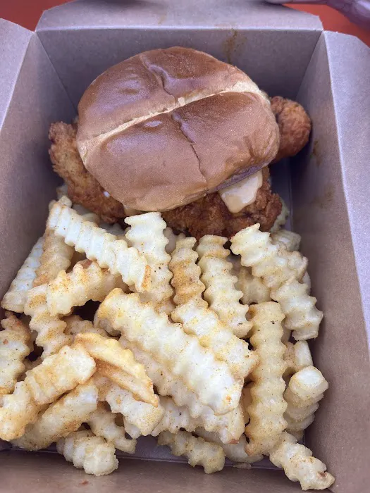 Yummy's Hot Chicken Picture 4
