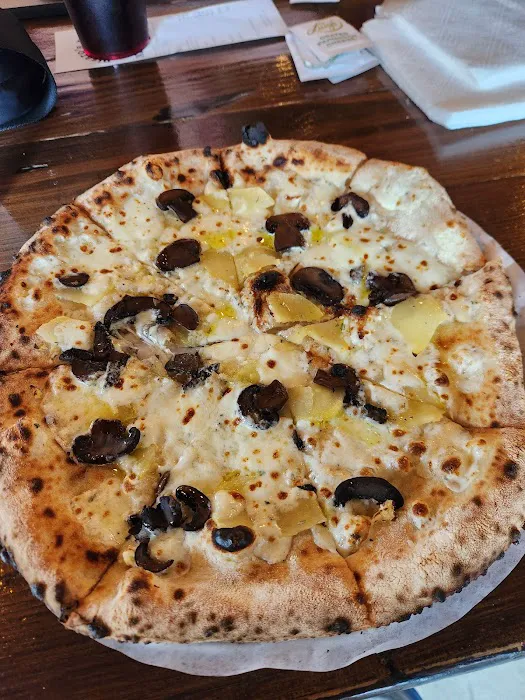 Pizaro's Pizza Napoletana Picture 9
