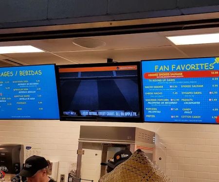 Extreme Dogs & Nachos