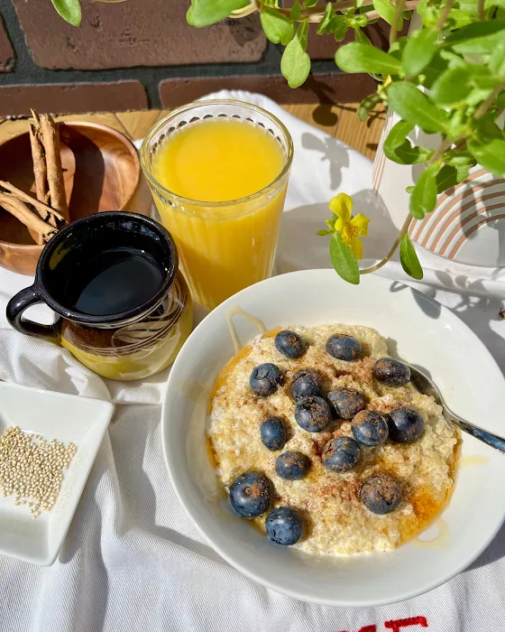 Vargas Morning Bloom Cafe Picture 6