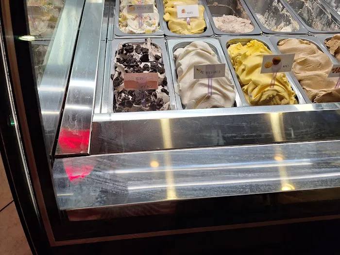 Luigi's Pizzeria - Midtown Picture 6