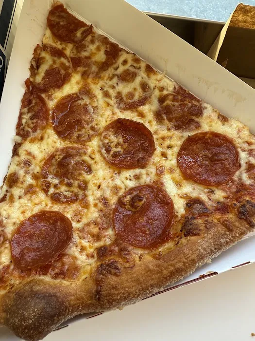 Pepperoni's Pizza - Montrose Picture 4