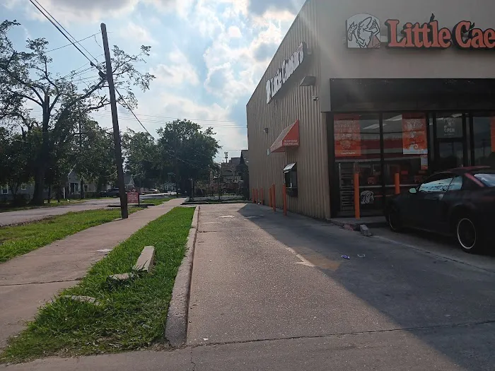 Little Caesars Pizza Picture 2