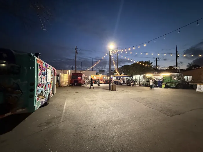 4501 Almeda Food & Entertainment Picture 5