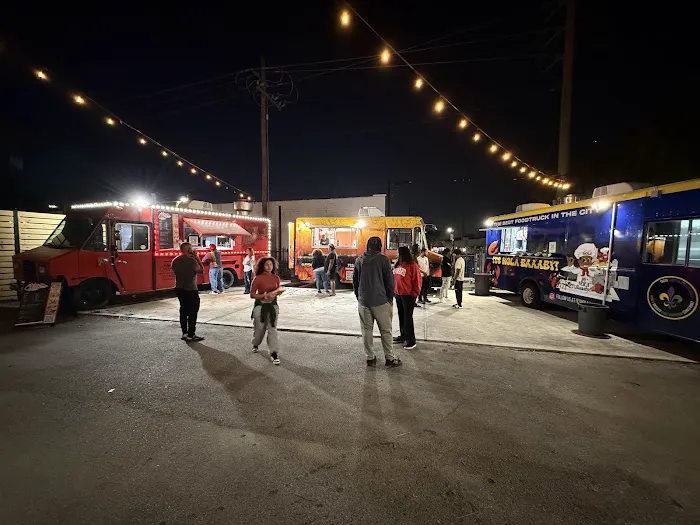 4501 Almeda Food & Entertainment Picture 10